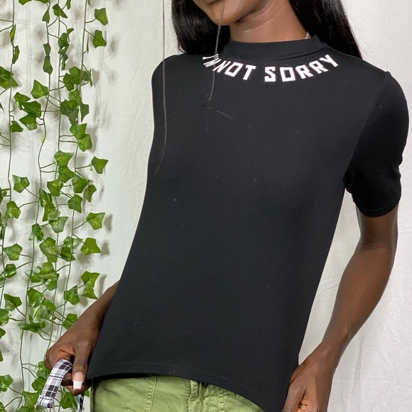 ‘IM NOT SORRY’ PRINT TOP - Picture 2 of 3